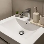 דירה Urban Hideaway In The Heart Of *