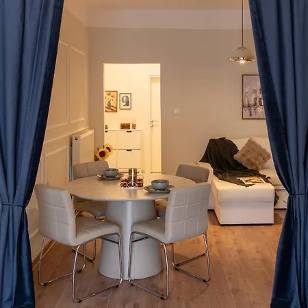 Urban Hideaway In The Heart Of