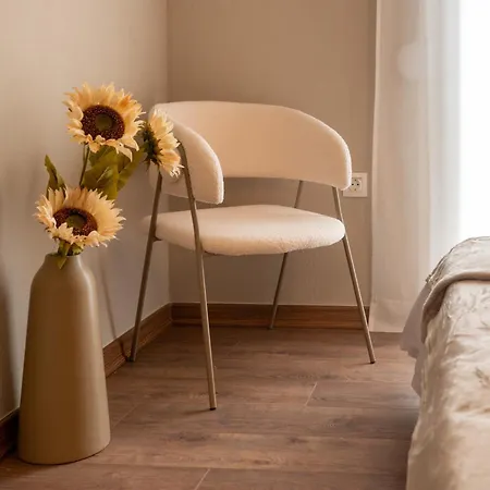 Urban Hideaway In The Heart Of Apartmán *