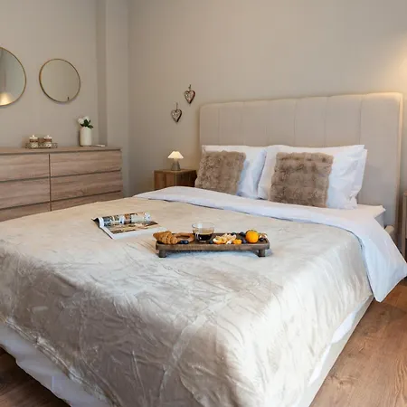 Urban Hideaway In The Heart Of Apartmán *