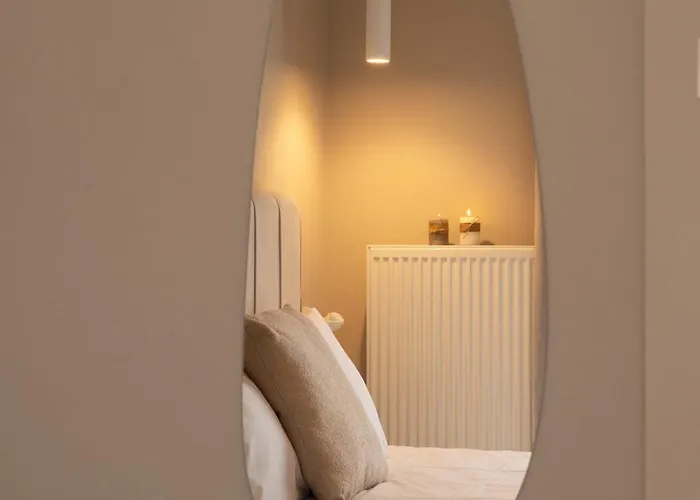 Апартаменты Urban Hideaway In The Heart Of *